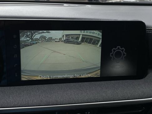 Used 2025 Nissan Kicks SV image 18