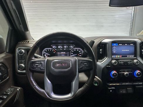 Used 2022 GMC Sierra 1500 SLT AWD/4WD image 17