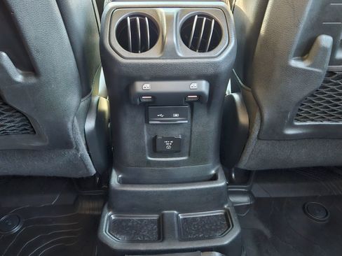 Used 2020 Jeep Wrangler Unlimited Rubicon image 28