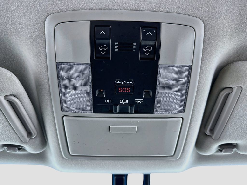 Used 2016 Lexus GX 460 Luxury w/ Preferred Accessory Package AWD/4WD image 20
