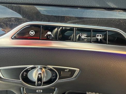 Used 2019 Mercedes-Benz S 560 Sedan image 18