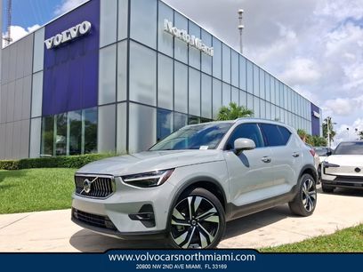 Used 2025 Volvo XC40 B5 Plus
