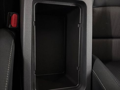 Used 2025 Nissan Altima 2.5 SV FWD image 31