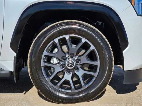 Used 2024 Toyota Sequoia Platinum image 27