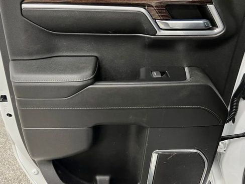 Used 2024 GMC Sierra 1500 Elevation image 40