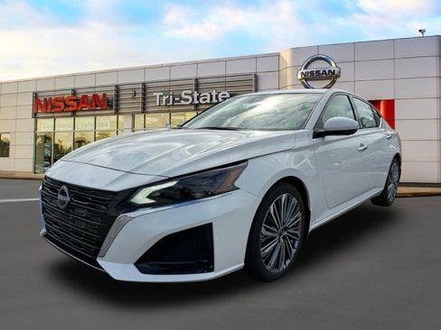 New 2025 Nissan Altima 2.5 SL image 2