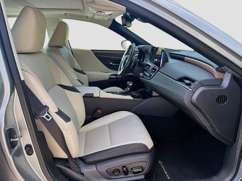 Used 2025 Lexus ES 350 w/ Premium Package FWD image 15