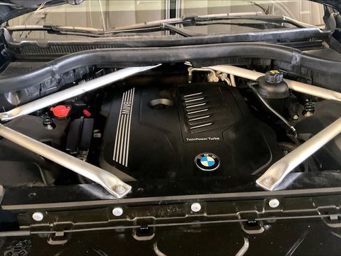 Used 2020 BMW X7 xDrive40i w/ Premium Package AWD/4WD image 28
