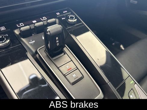 Used 2020 Porsche 911 Carrera RWD image 8