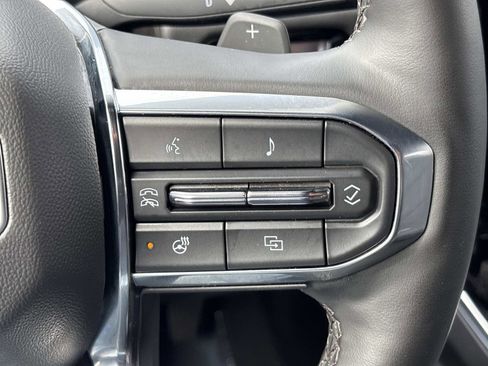 Certified 2025 GMC Yukon Denali image 20