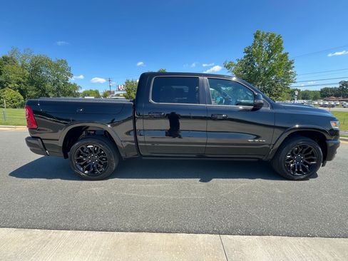 Used 2025 RAM 1500 Limited AWD/4WD image 10
