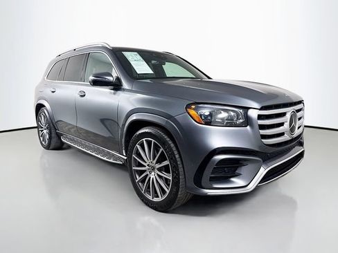 Used 2024 Mercedes-Benz GLS 450 4MATIC image 3
