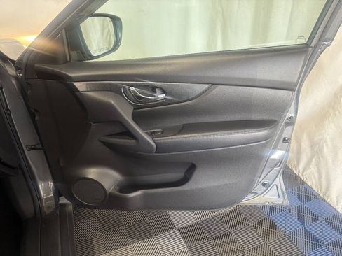 Used 2015 Nissan Rogue SL FWD image 12