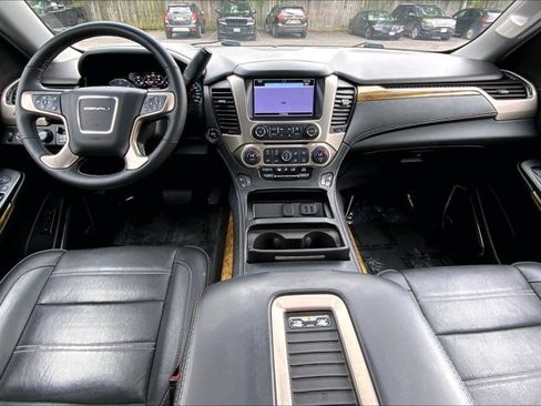 Used 2017 GMC Yukon XL Denali w/ Open Road Package AWD/4WD image 15