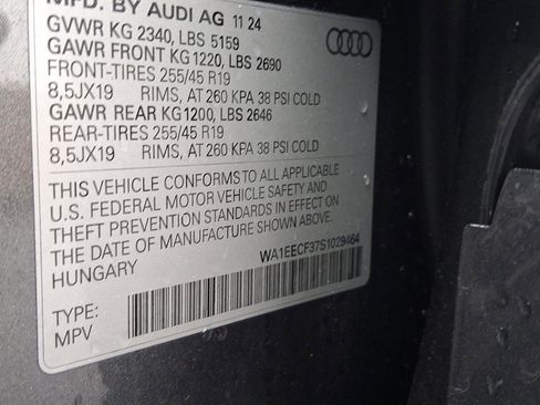 Certified 2025 Audi Q3 2.0T Premium Plus w/ Premium Plus Package image 28