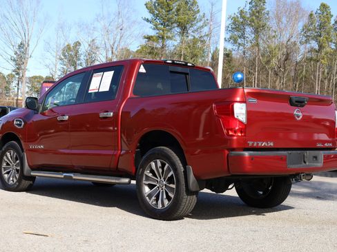 Used 2017 Nissan Titan SL image 3