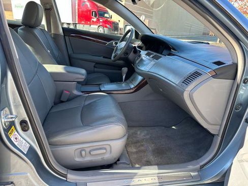 Used 2010 Toyota Avalon XLS image 19