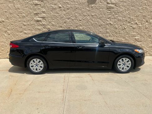 Used 2019 Ford Fusion S FWD image 7