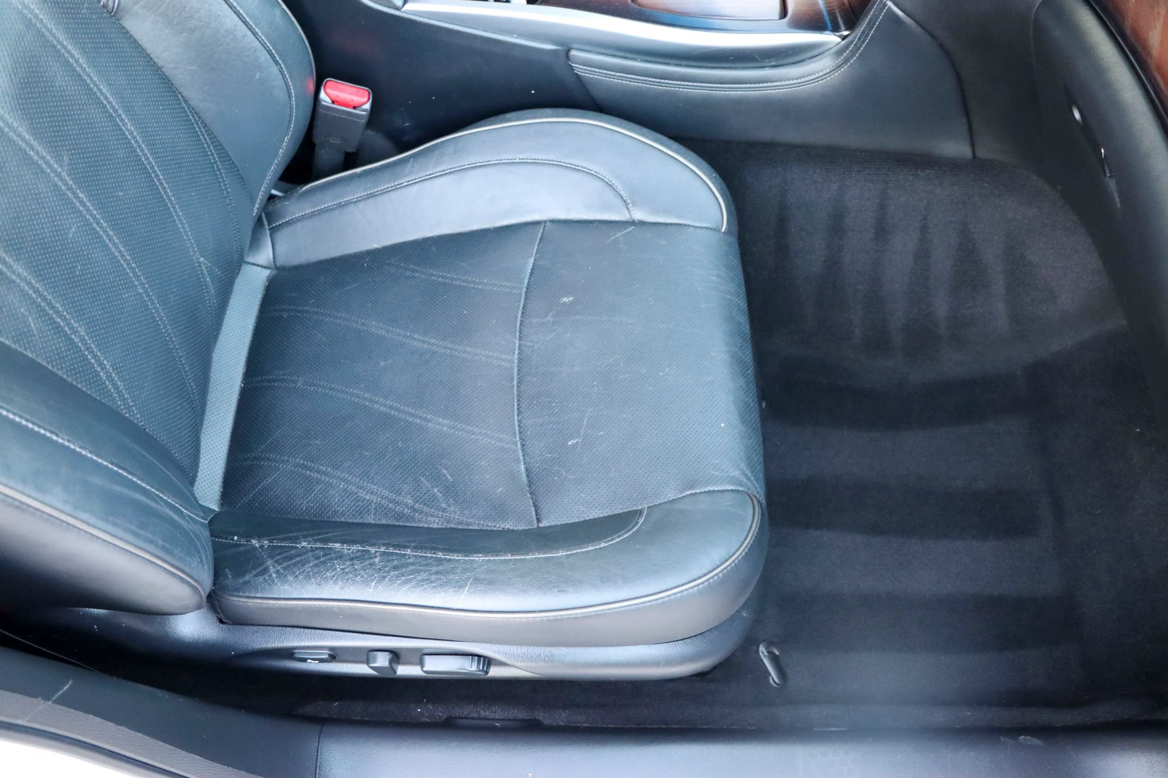 Used 2013 INFINITI M37 w/ Premium Pkg RWD image 22