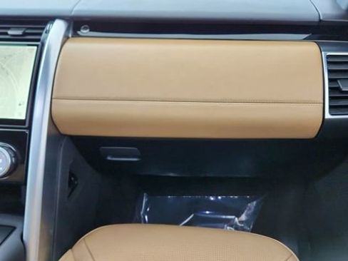 Used 2023 Land Rover Discovery S R-Dynamic image 39