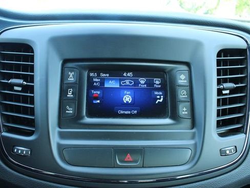 Used 2015 Chrysler 200 S FWD image 21