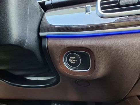 Used 2025 Mercedes-Benz GLE 450e 4MATIC image 25