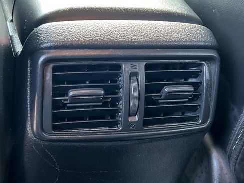 Used 2017 Nissan Rogue SL image 15