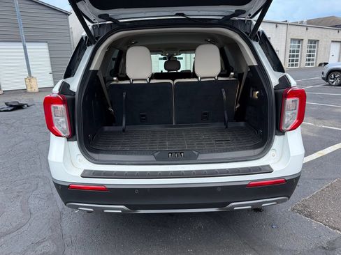 Used 2020 Ford Explorer XLT w/ Equipment Group 202A AWD/4WD image 40