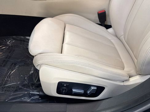 Used 2020 BMW 330i Sedan w/ Convenience Package RWD image 14