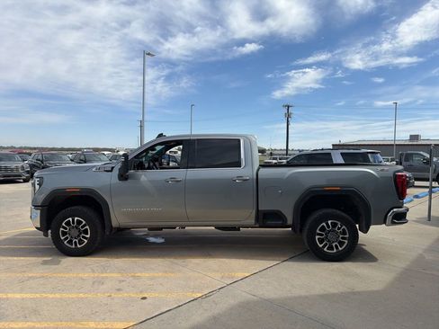 Used 2024 GMC Sierra 3500 SLE w/ SLE Value Package AWD/4WD image 4