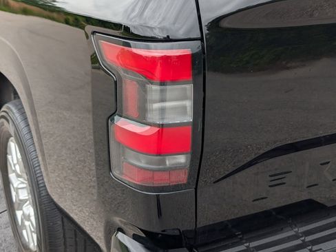 Used 2022 Nissan Frontier SV RWD image 13
