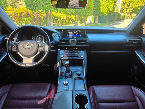 Used 2018 Lexus IS 300 F Sport image 13
