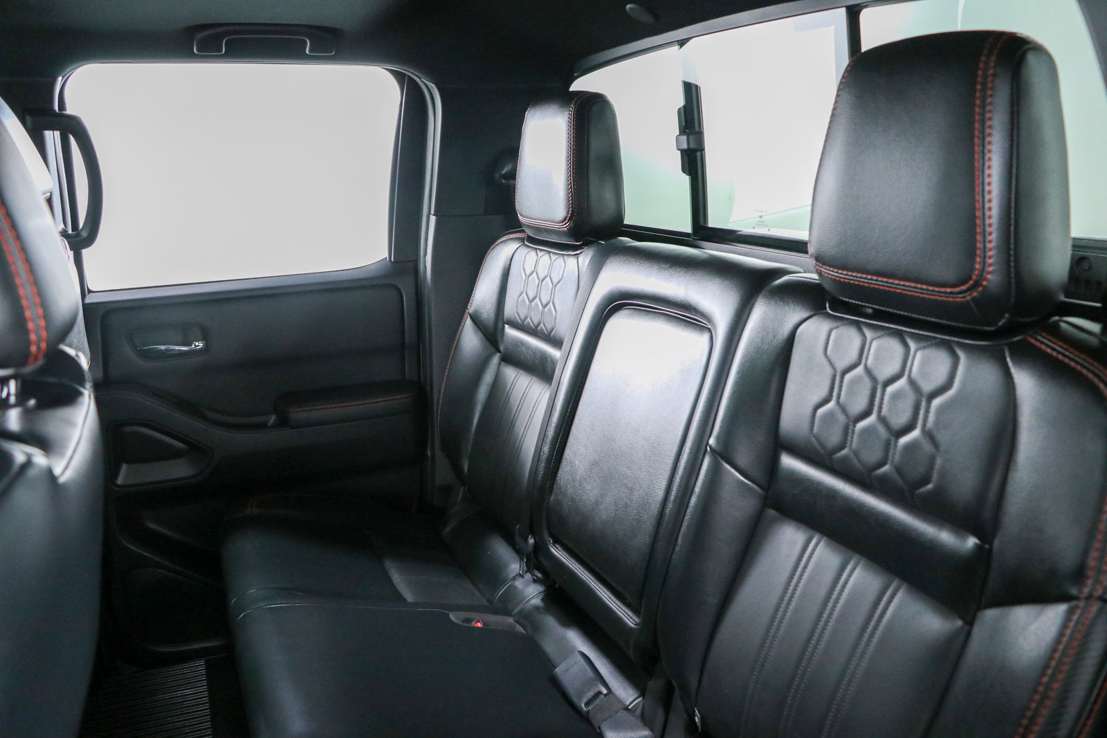 Used 2023 Nissan Frontier PRO-4X w/ Pro-4X Premium Package AWD/4WD image 28