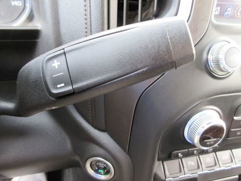 Certified 2020 GMC Sierra 1500 AT4 w/ AT4 Premium Package image 32