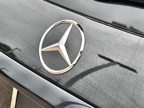 Used 2025 Mercedes-Benz GLC 350e 4MATIC image 16