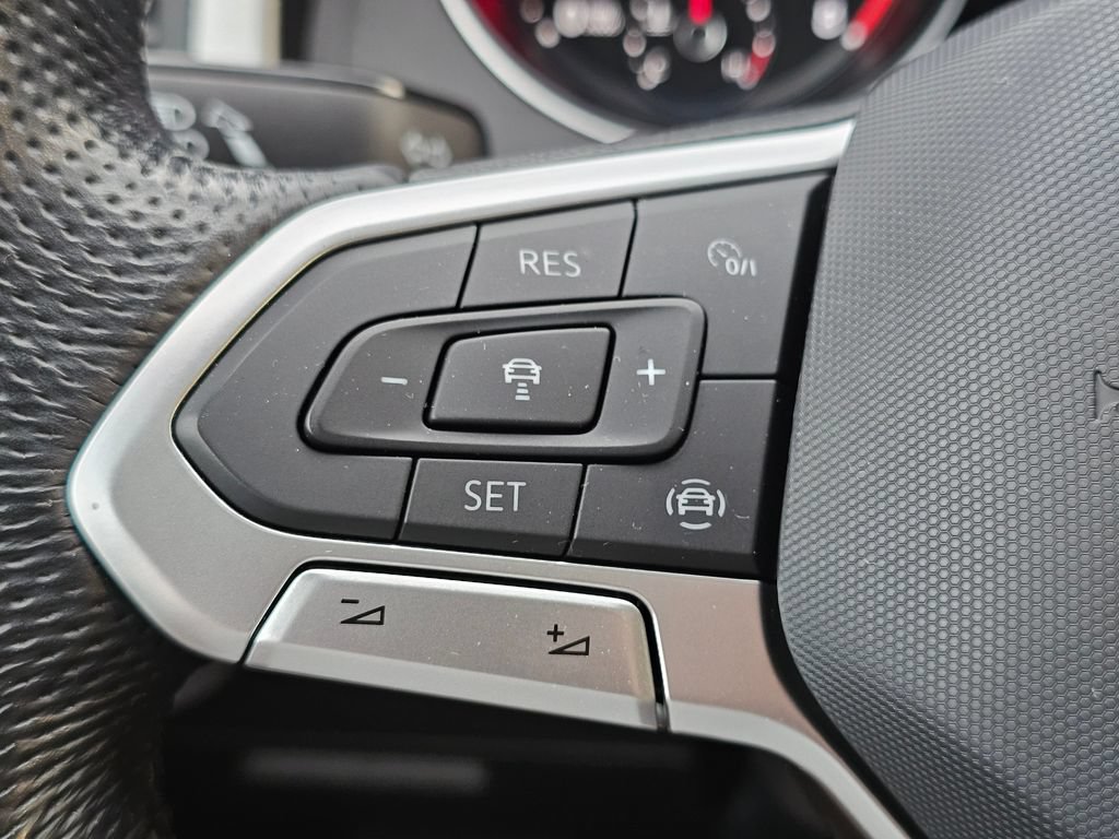Used 2021 Volkswagen Atlas Cross Sport SE w/ Panoramic Sunroof Package AWD/4WD image 26