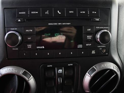 Used 2017 Jeep Wrangler Unlimited Sport w/ Quick Order Package 24S AWD/4WD image 12