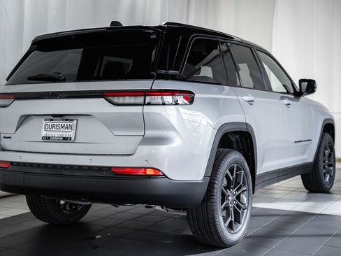 New 2025 Jeep Grand Cherokee Limited image 4