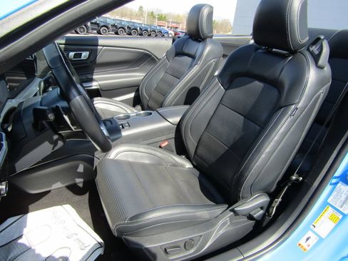 Used 2025 Ford Mustang GT Premium RWD image 13