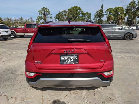 Certified 2024 Kia Niro EX Touring image 8