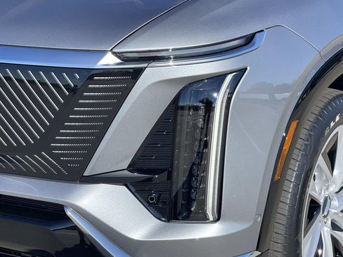 New 2026 Cadillac Vistiq Luxury image 9