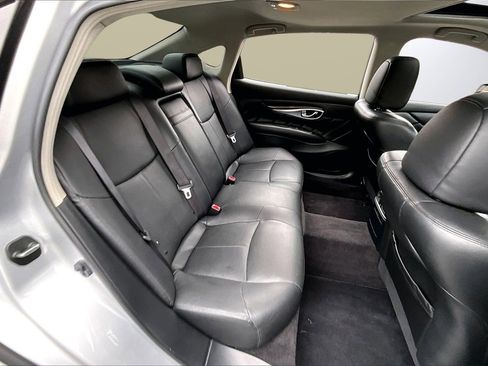 Used 2018 INFINITI Q70 L 3.7 image 24