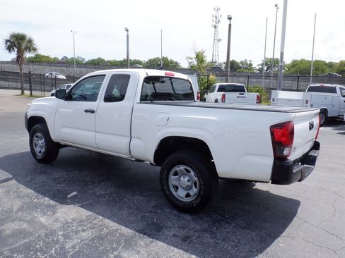 Used 2022 Toyota Tacoma SR image 3