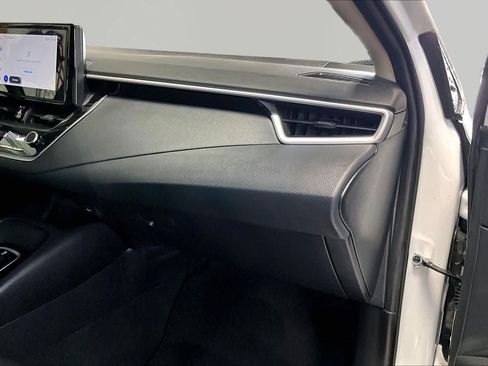 Used 2025 Toyota Corolla LE FWD image 19