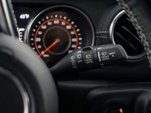 Used 2021 Jeep Wrangler Unlimited Sahara w/ LED Lighting Group image 21