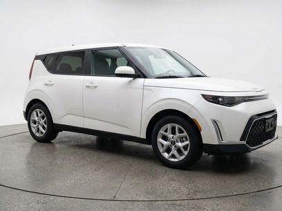 Used 2025 Kia Soul LX w/ LX Technology Package