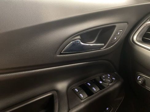 Used 2020 Chevrolet Equinox Premier w/ LPO, Floor Liner Package image 17