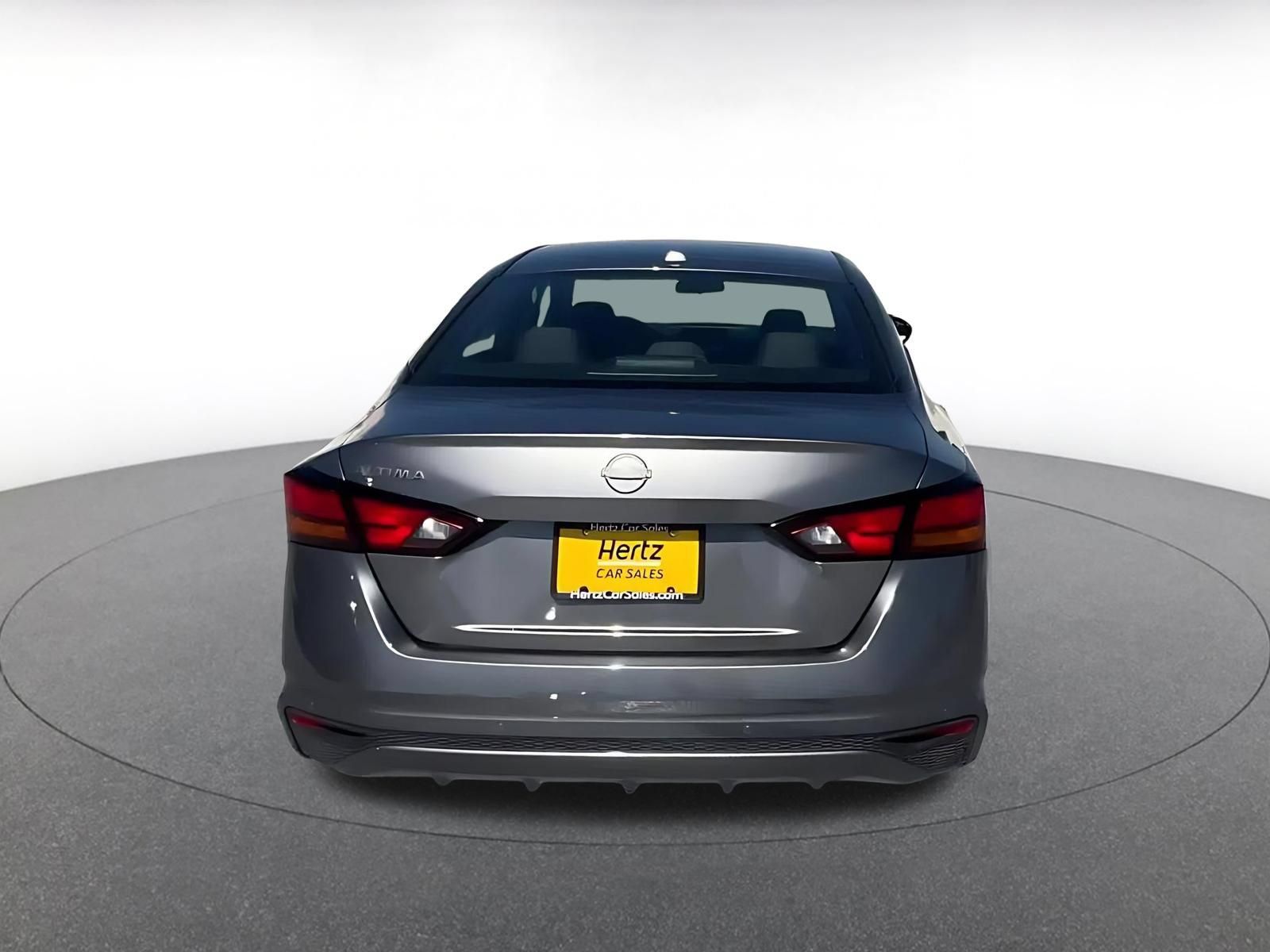 Used 2025 Nissan Altima 2.5 SV FWD image 10
