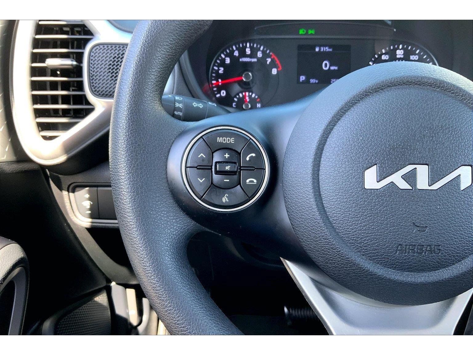 Used 2022 Kia Soul LX FWD image 16