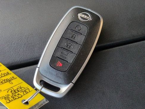 Used 2025 Nissan Rogue SV FWD image 26
